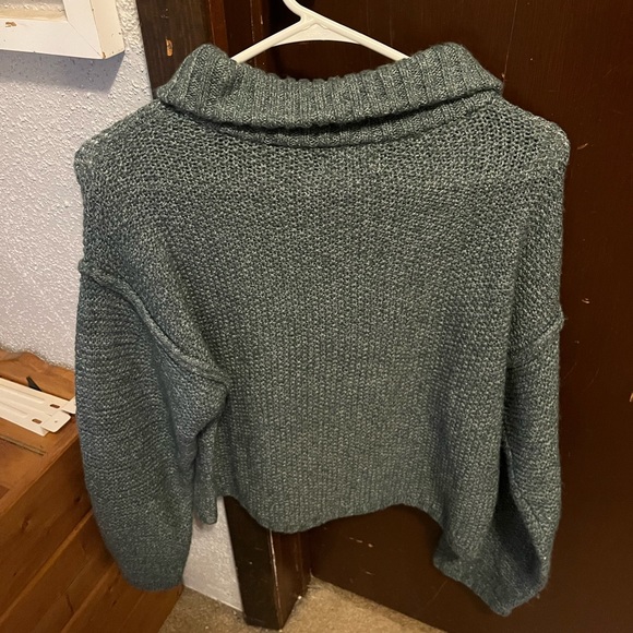 Blue Sweater Universal Thread - Picture 3 of 3